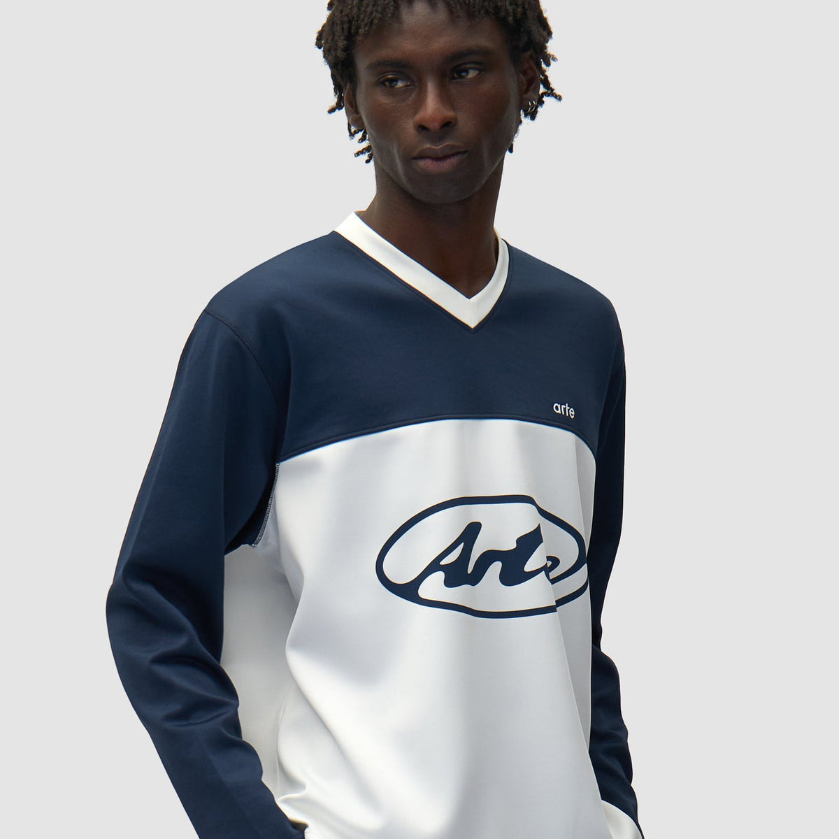 Arte Circle Logo Longsleeve: White / Navy